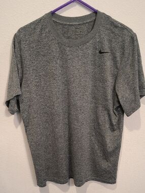 Nike Heather Gray Short Sleeve Athletic Tee Dri Fit Stretchy Large